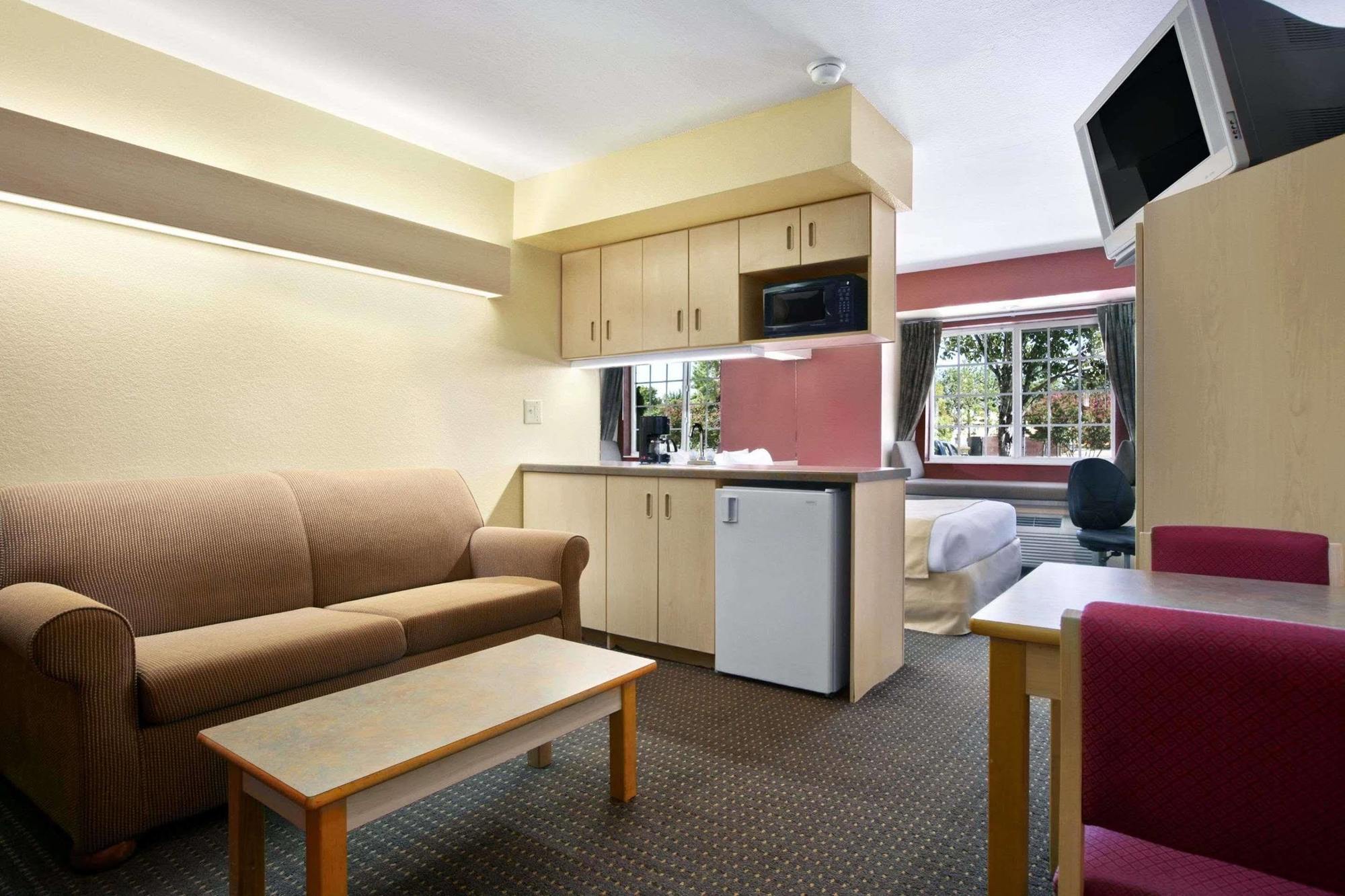 Microtel Inn & Suites Baton Rouge Zimmer foto